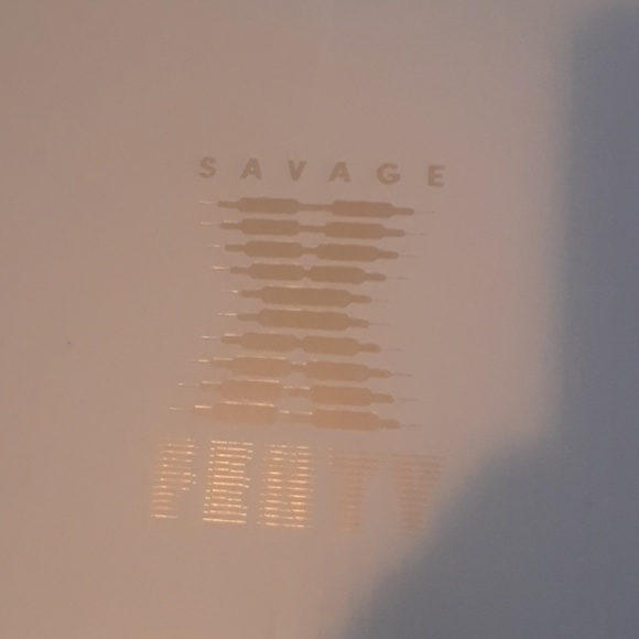 38DD fenty x bras - Picture 3 of 3